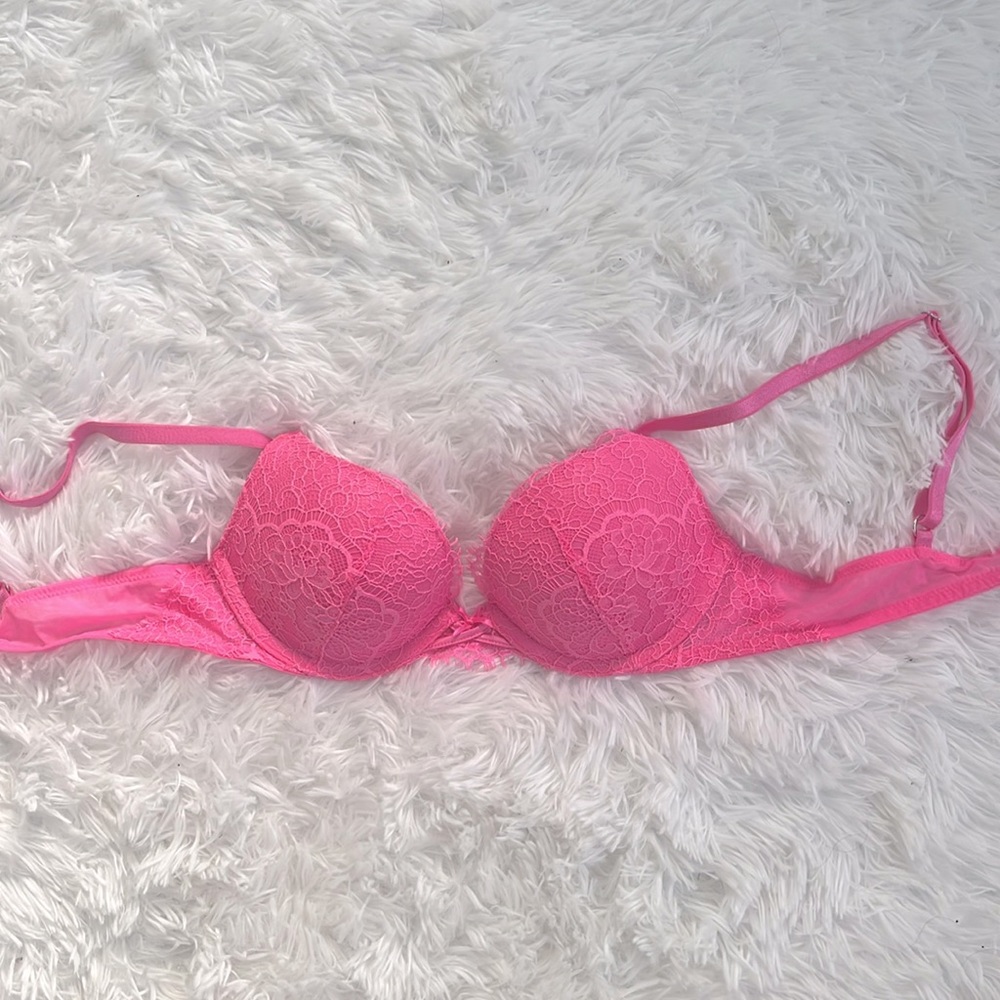 Hot pink Victoria’s Secret bra